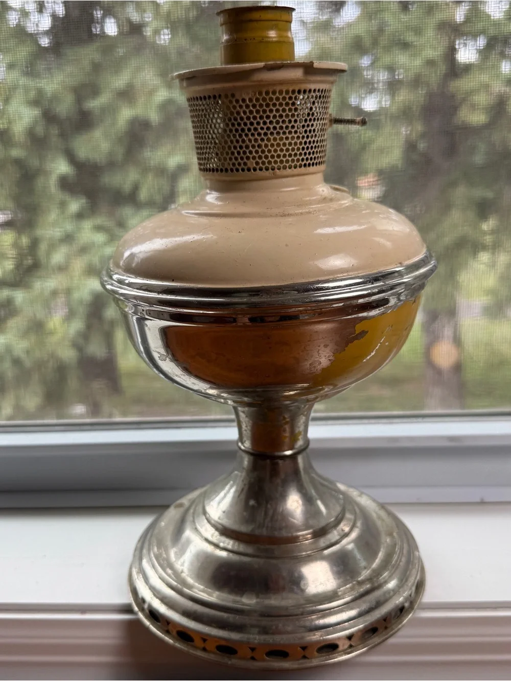 Vintage Aladdin Oil Lamp Kerosene Yellow & Silver No Chimney Homesteadin Prairie